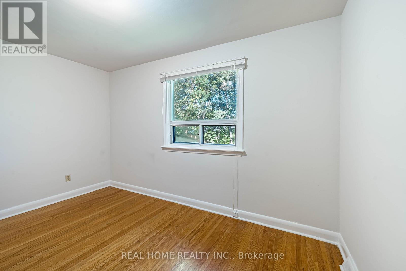 Main Floor - 401 Fernleigh Circle S, Richmond Hill, Ontario  L4C 1E7 - Photo 20 - N12472785