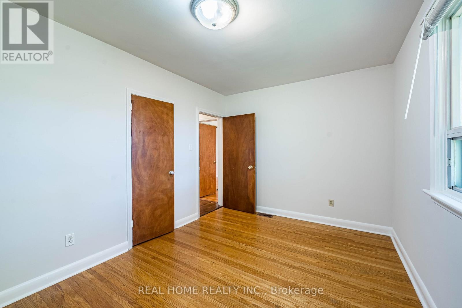 Main Floor - 401 Fernleigh Circle S, Richmond Hill, Ontario  L4C 1E7 - Photo 21 - N12472785