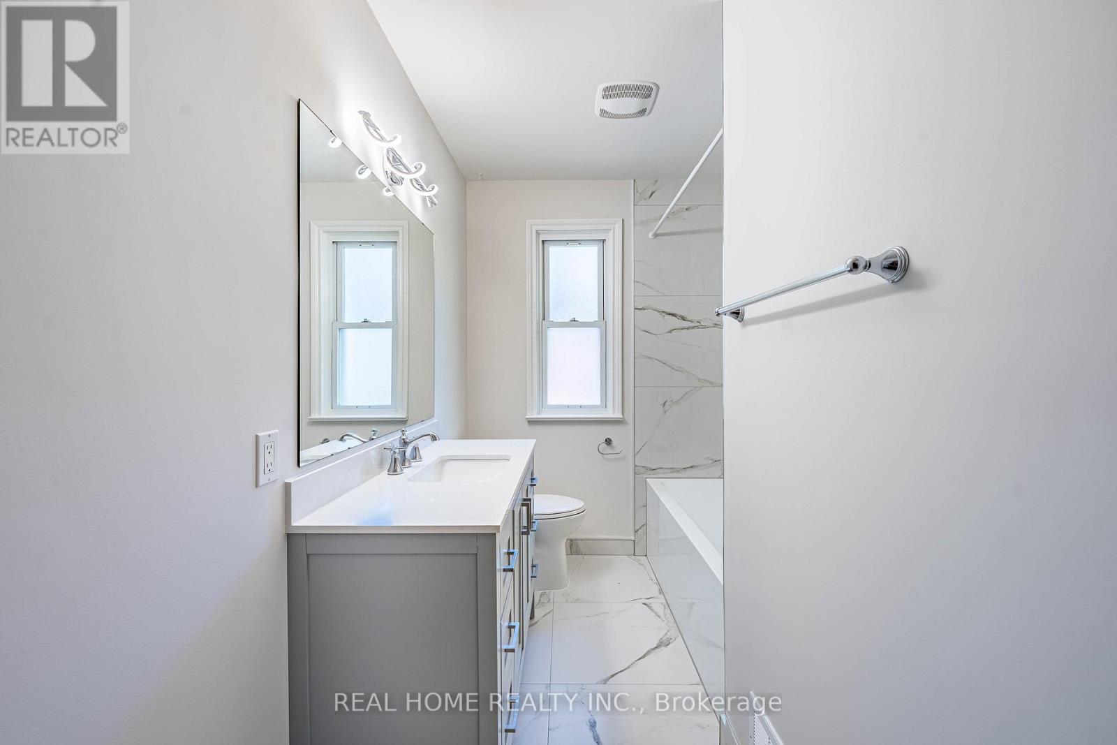 Main Floor - 401 Fernleigh Circle S, Richmond Hill, Ontario  L4C 1E7 - Photo 25 - N12472785