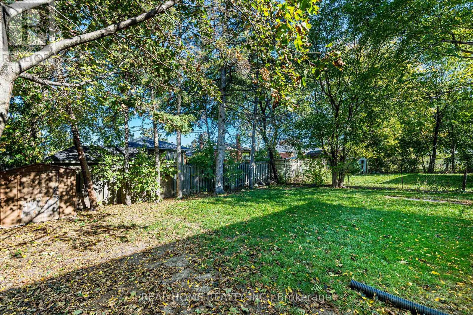 Main Floor - 401 Fernleigh Circle S, Richmond Hill, Ontario  L4C 1E7 - Photo 31 - N12472785
