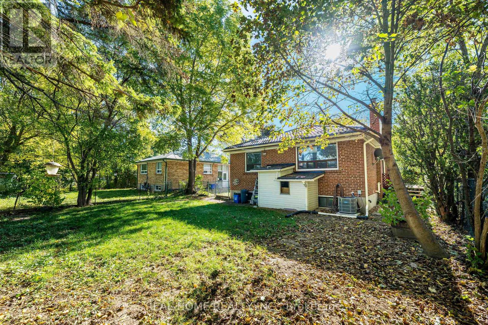 Main Floor - 401 Fernleigh Circle S, Richmond Hill, Ontario  L4C 1E7 - Photo 32 - N12472785