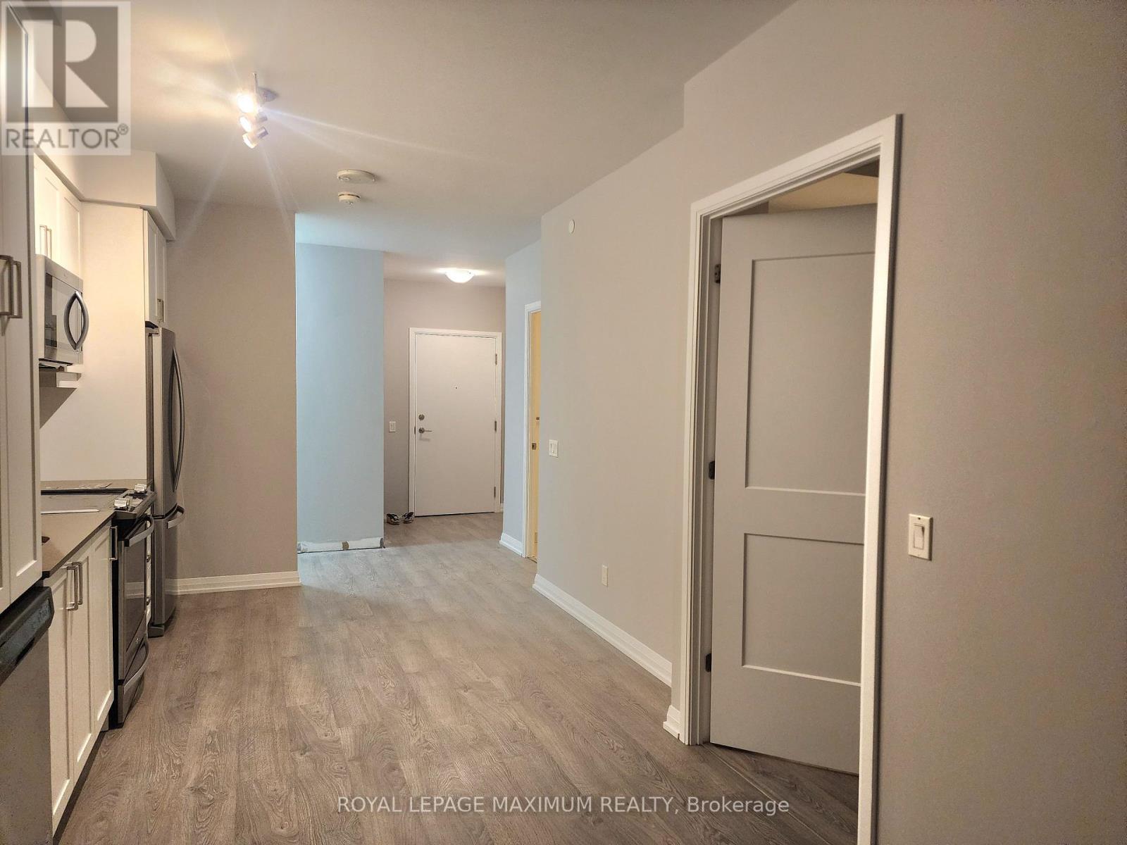 608 - 7895 Jane Street, Vaughan, Ontario  L4K 0K2 - Photo 2 - N12472787