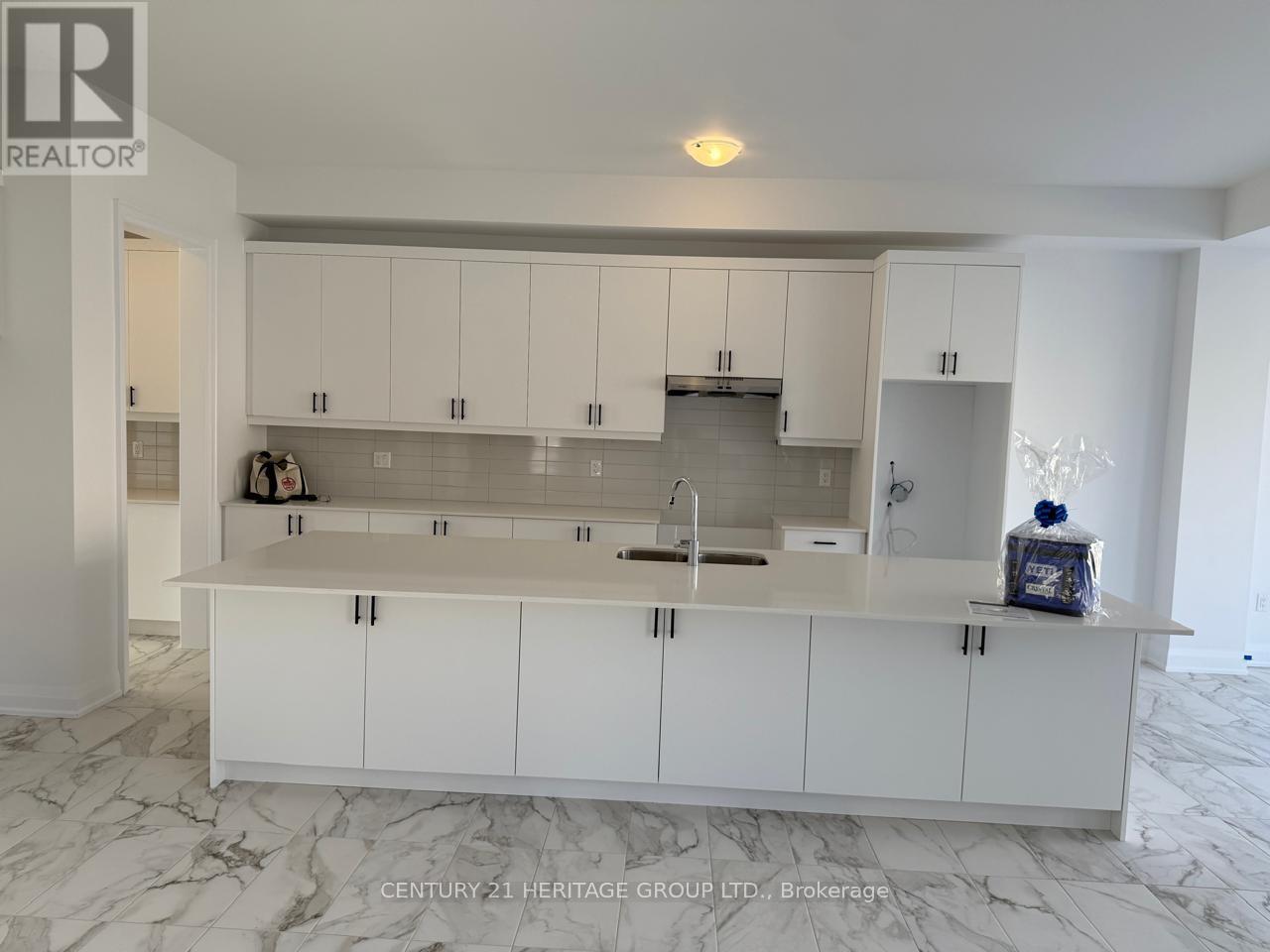12 Barnes Drive, Oro-Medonte, Ontario  L0L 2L0 - Photo 3 - S12472788