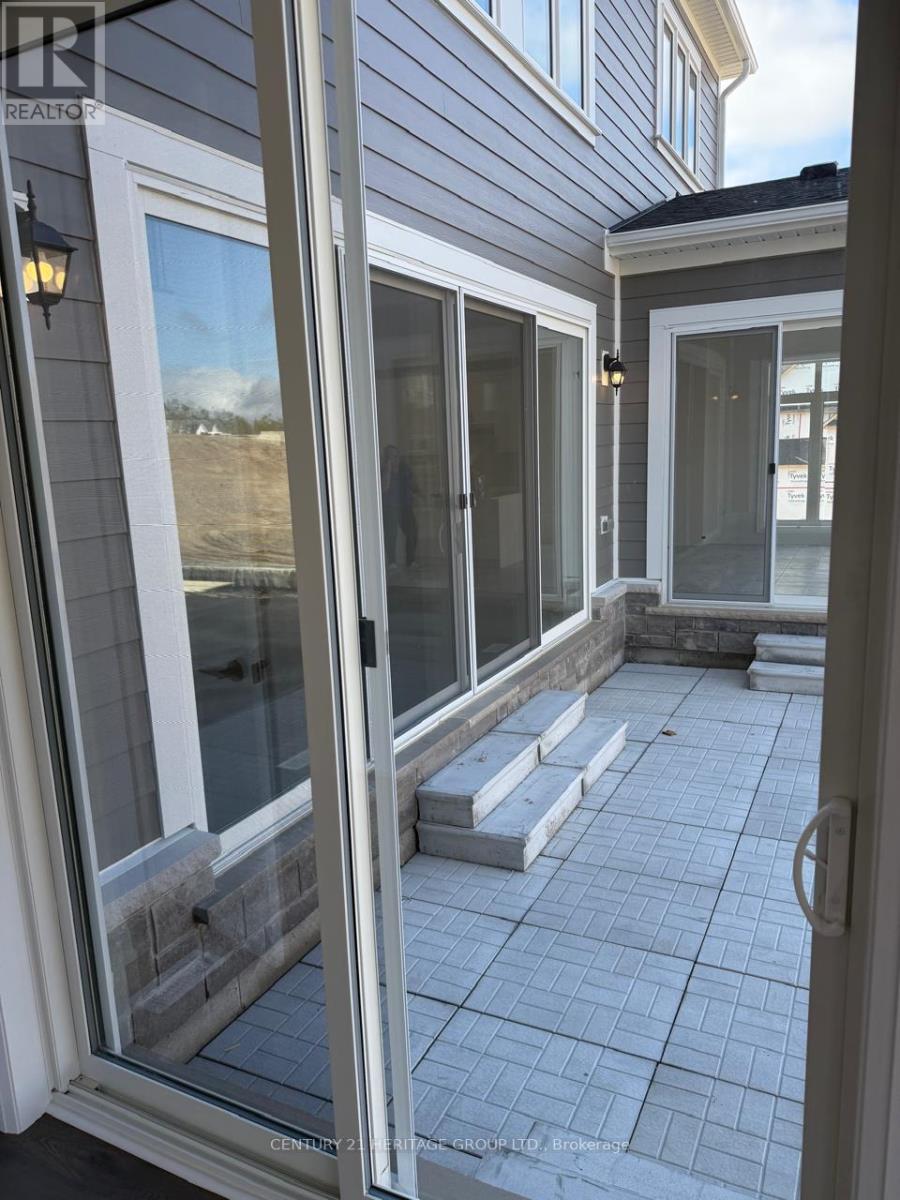 12 Barnes Drive, Oro-Medonte, Ontario  L0L 2L0 - Photo 6 - S12472788