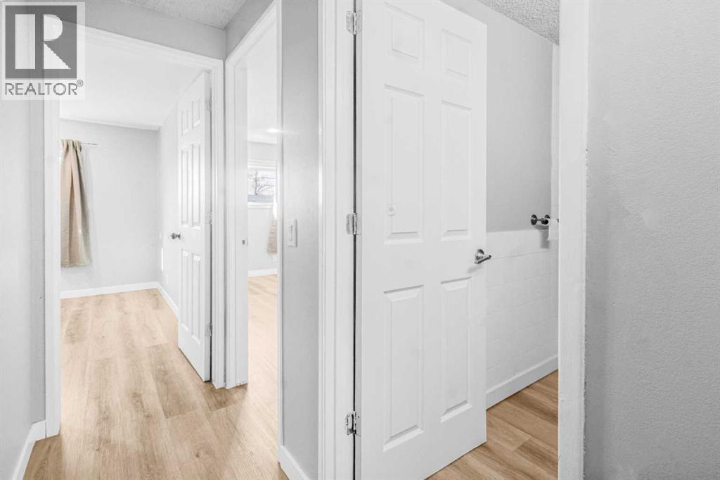 7 Doverdale Mews Se, Calgary, Alberta  T2B 1V8 - Photo 11 - A2265636