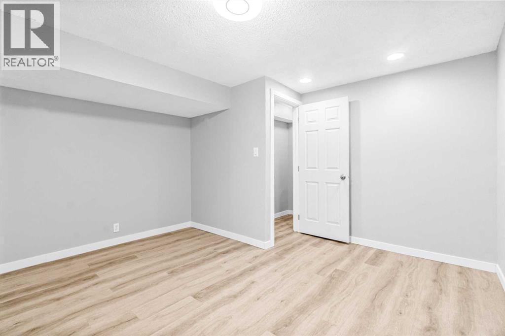 7 Doverdale Mews Se, Calgary, Alberta  T2B 1V8 - Photo 12 - A2265636