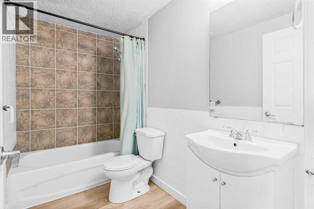 7 Doverdale Mews Se, Calgary, Alberta  T2B 1V8 - Photo 16 - A2265636