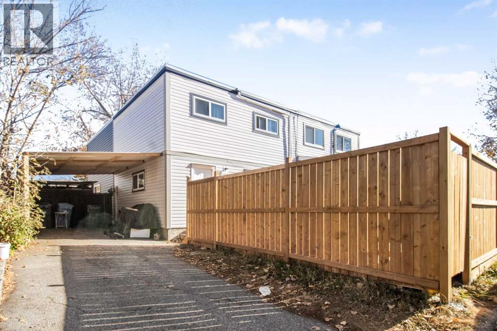 7 Doverdale Mews Se, Calgary, Alberta  T2B 1V8 - Photo 2 - A2265636