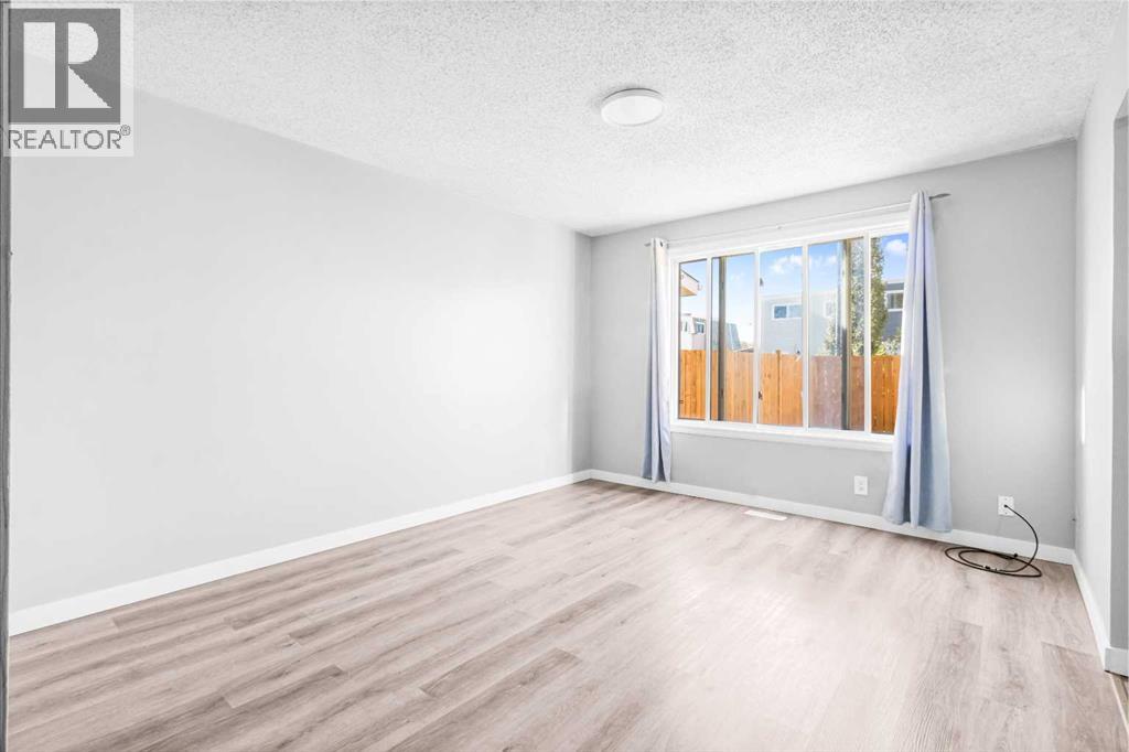 7 Doverdale Mews Se, Calgary, Alberta  T2B 1V8 - Photo 9 - A2265636