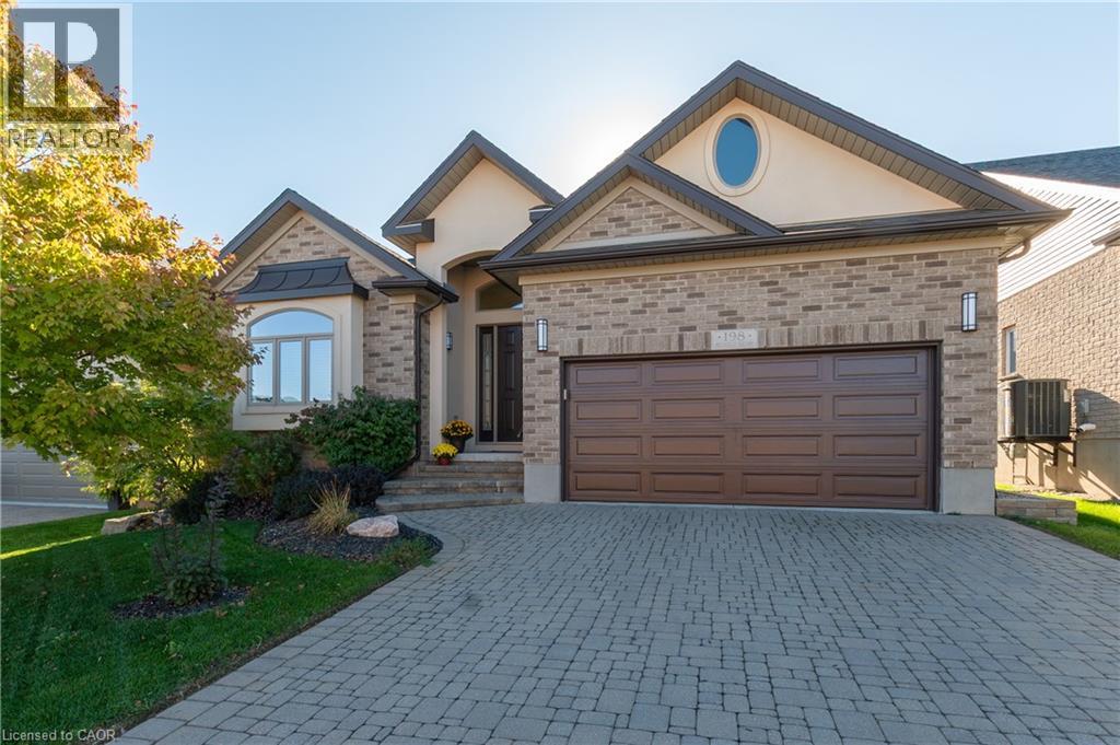 198 Piccadilly Square, New Hamburg, Ontario  N3A 0C7 - Photo 1 - 40780135