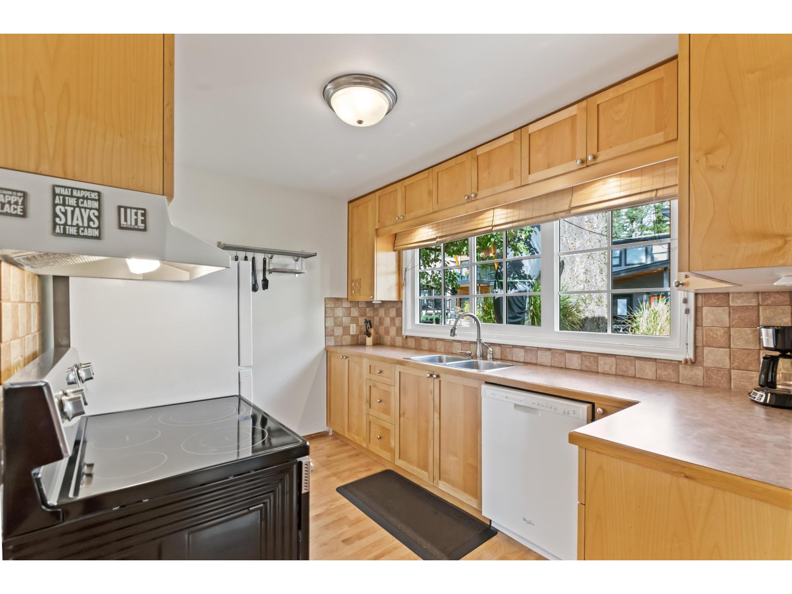 279 Fir Street, Cultus Lake North, Chilliwack, British Columbia  V2R 4Y5 - Photo 10 - R3060089