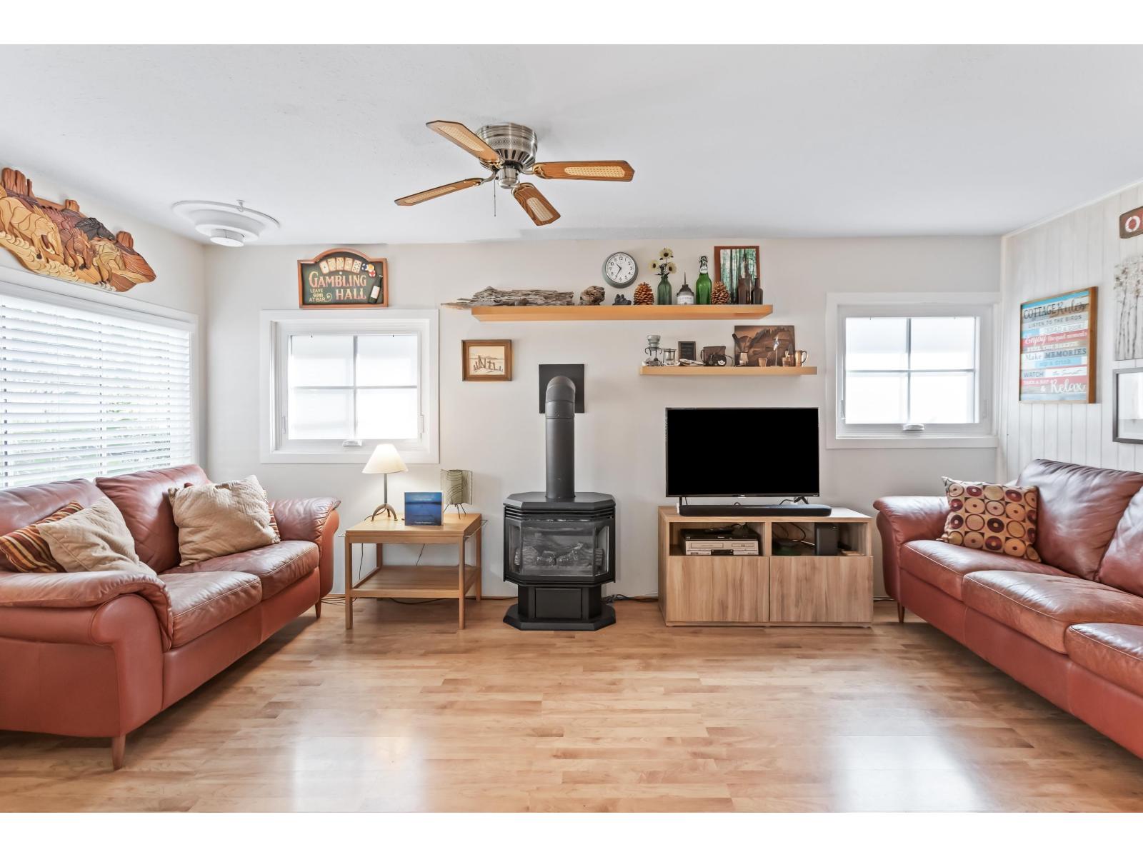 279 Fir Street, Cultus Lake North, Chilliwack, British Columbia  V2R 4Y5 - Photo 12 - R3060089