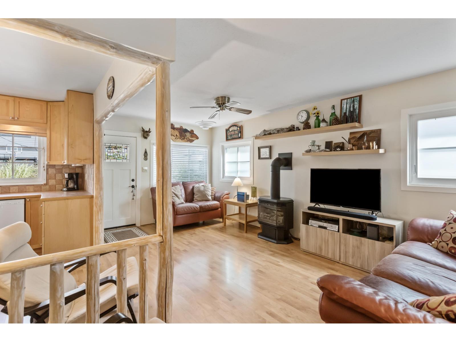 279 Fir Street, Cultus Lake North, Chilliwack, British Columbia  V2R 4Y5 - Photo 15 - R3060089