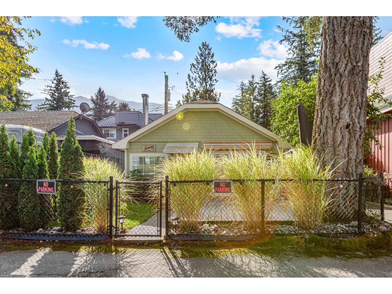 Property at 279 FIR STREET image 4