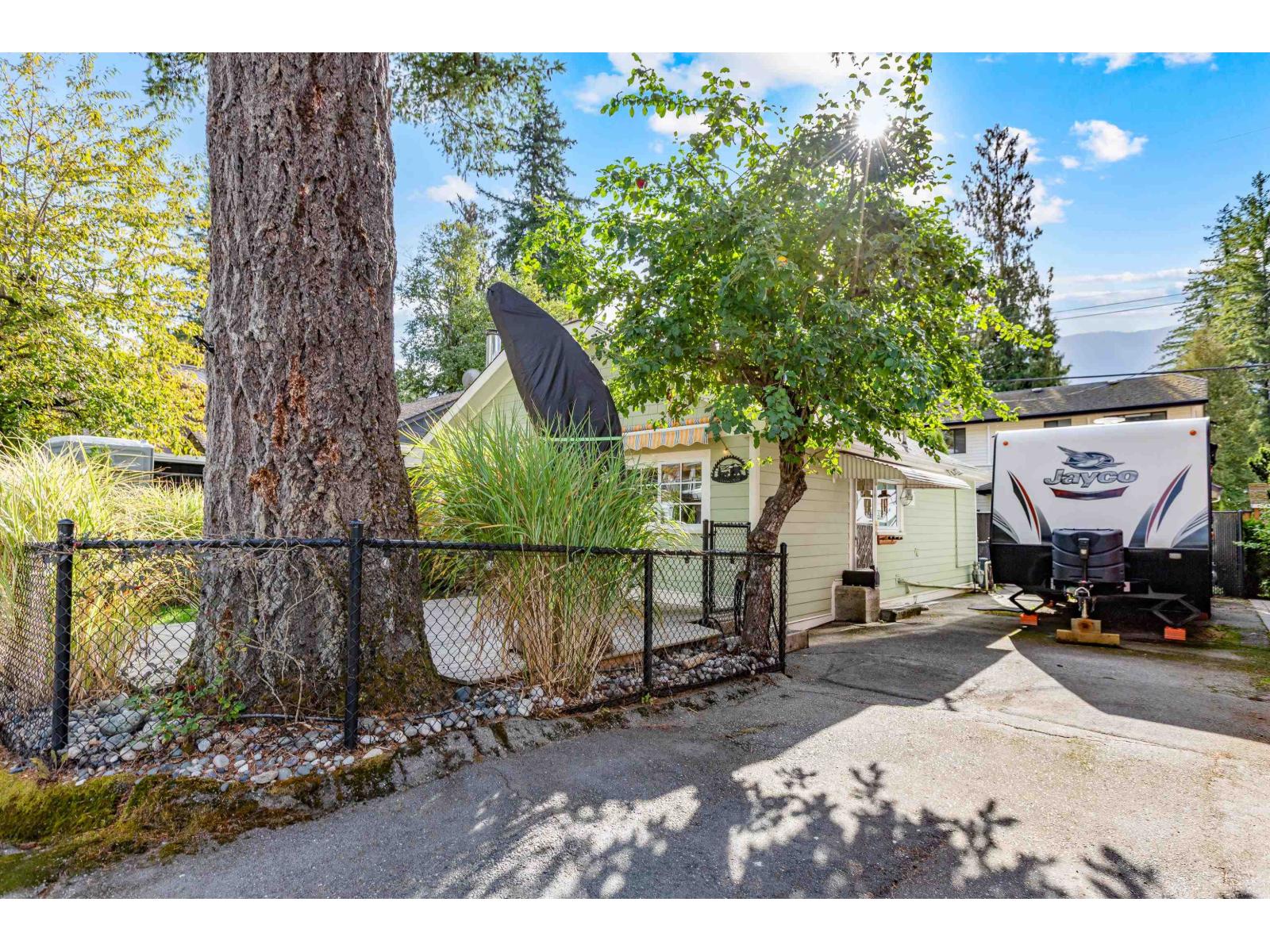 Property at 279 FIR STREET image 5