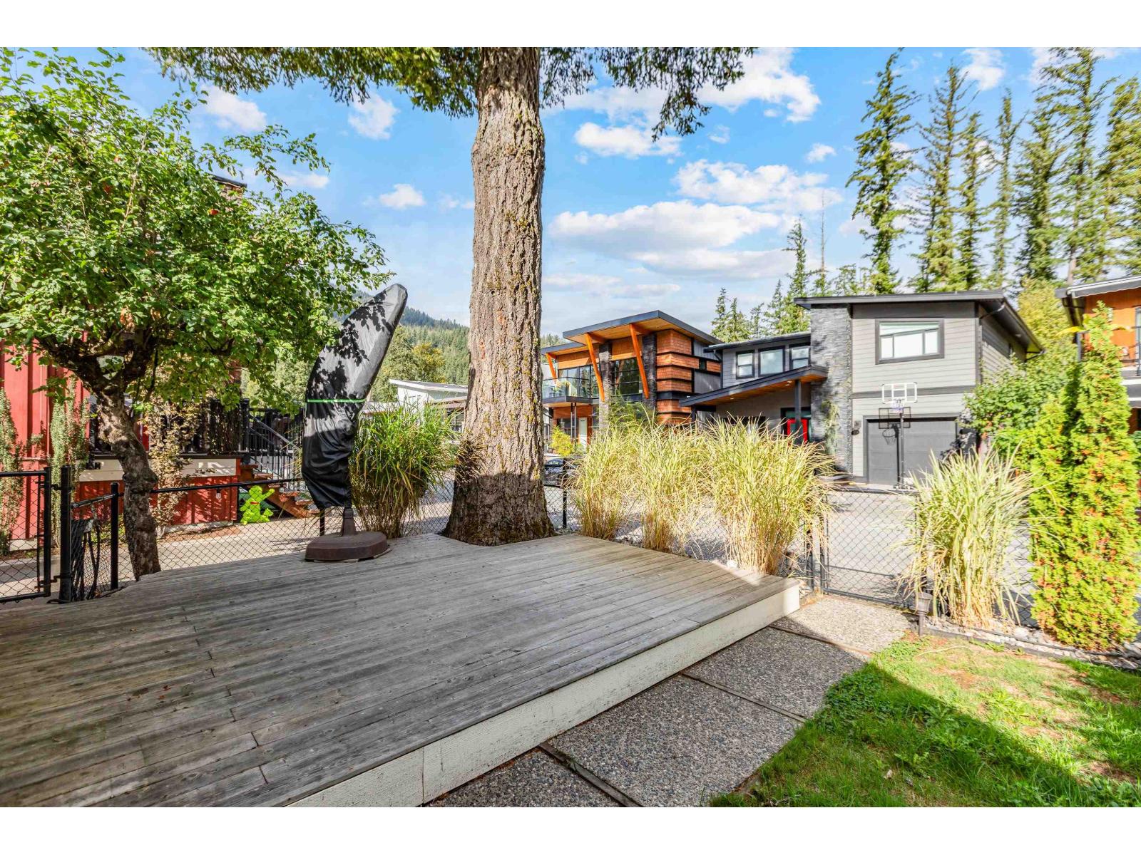 279 Fir Street, Cultus Lake North, Chilliwack, British Columbia  V2R 4Y5 - Photo 7 - R3060089