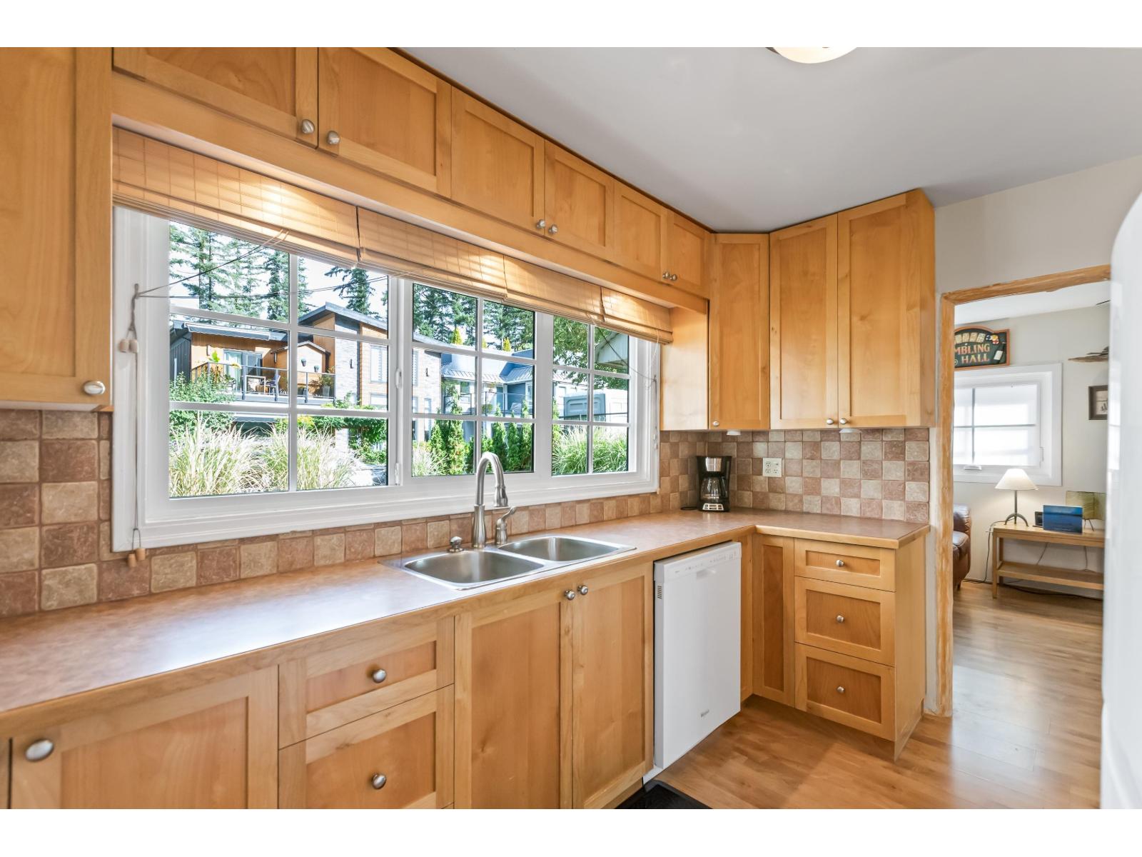 279 Fir Street, Cultus Lake North, Chilliwack, British Columbia  V2R 4Y5 - Photo 8 - R3060089