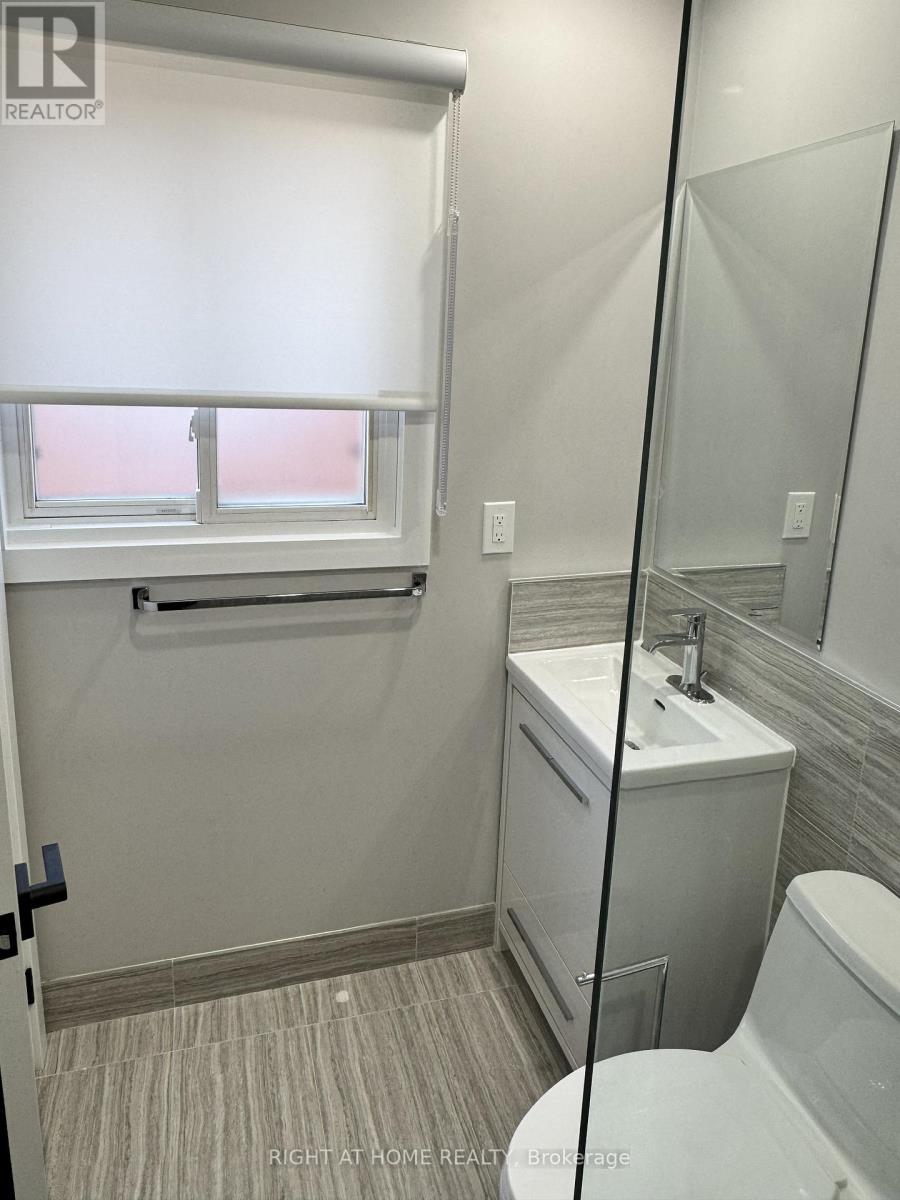Upper - 4425 Curia Crescent, Mississauga, Ontario  L4Z 2Y2 - Photo 16 - W12472751