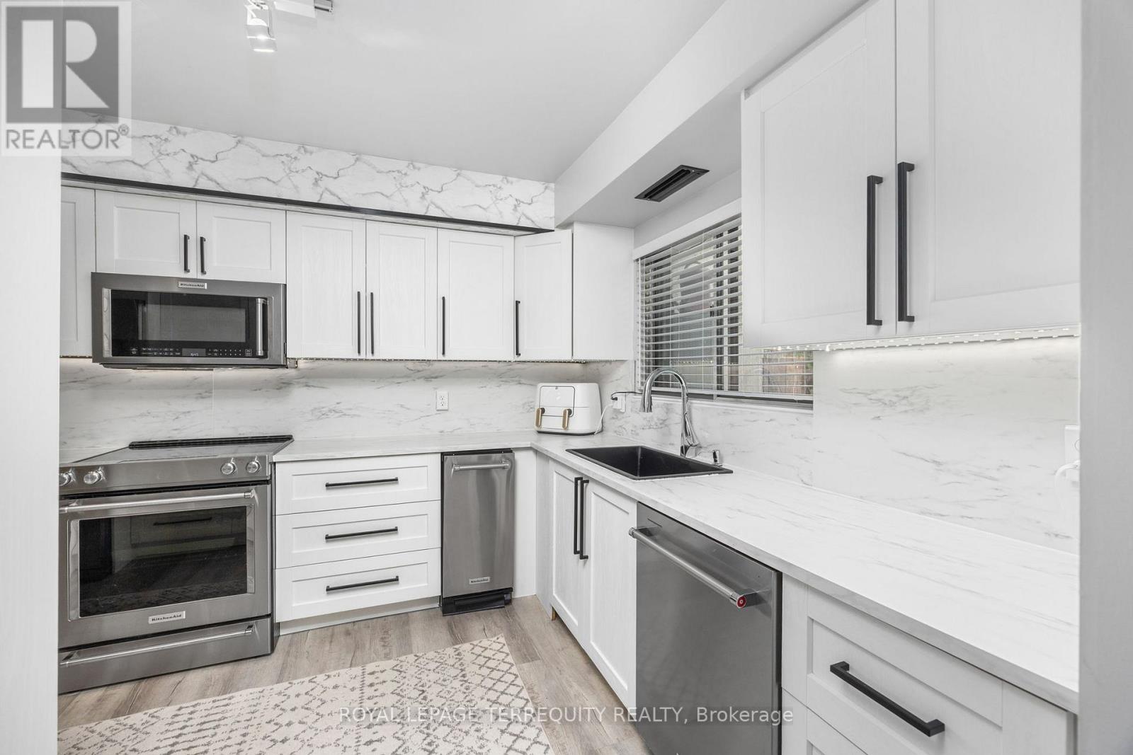 77 - 1250 Mississauga Valley Boulevard, Mississauga, Ontario  L5A 3R6 - Photo 16 - W12472757