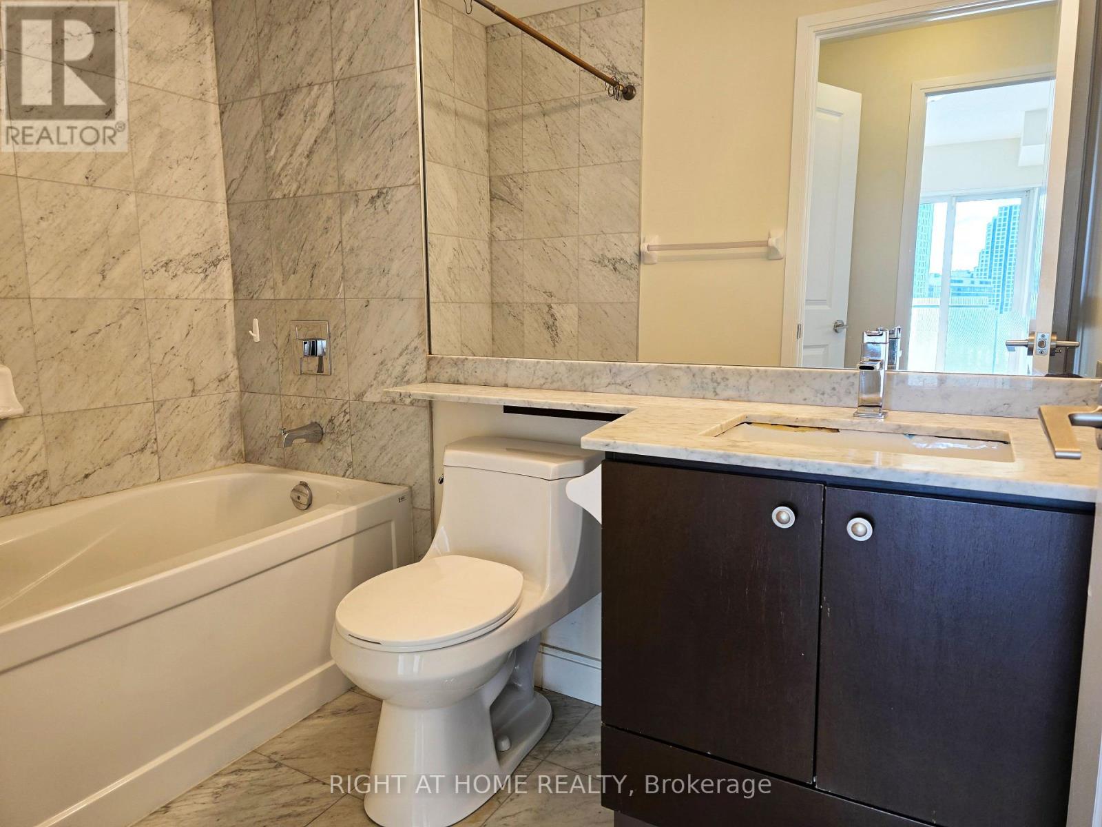 1605 - 50 Absolute Avenue, Mississauga, Ontario  L4Z 0A8 - Photo 14 - W12472777