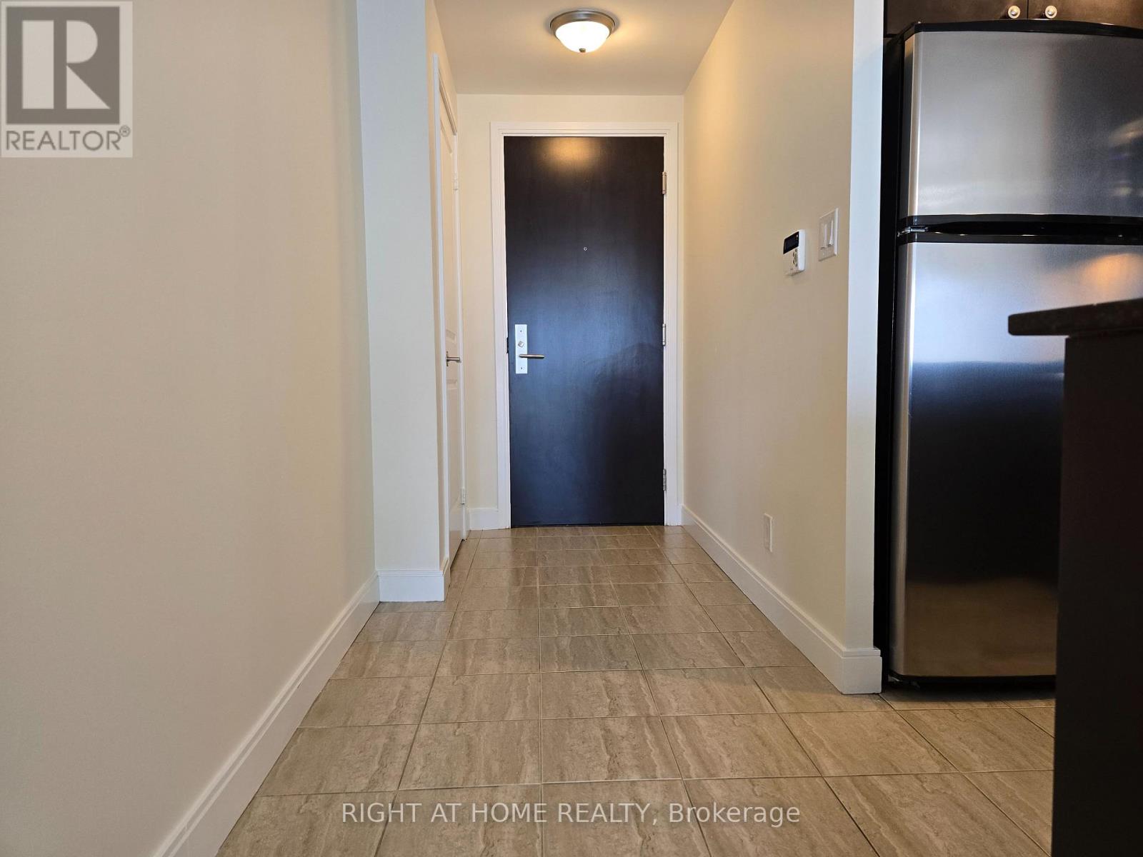 1605 - 50 Absolute Avenue, Mississauga, Ontario  L4Z 0A8 - Photo 2 - W12472777