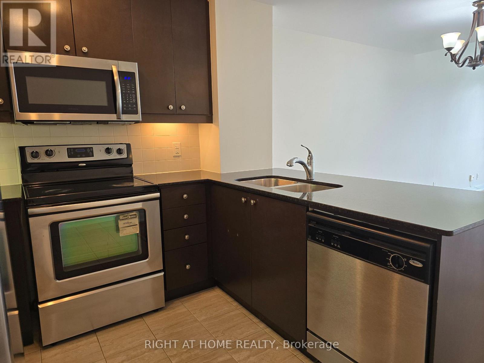 1605 - 50 Absolute Avenue, Mississauga, Ontario  L4Z 0A8 - Photo 8 - W12472777