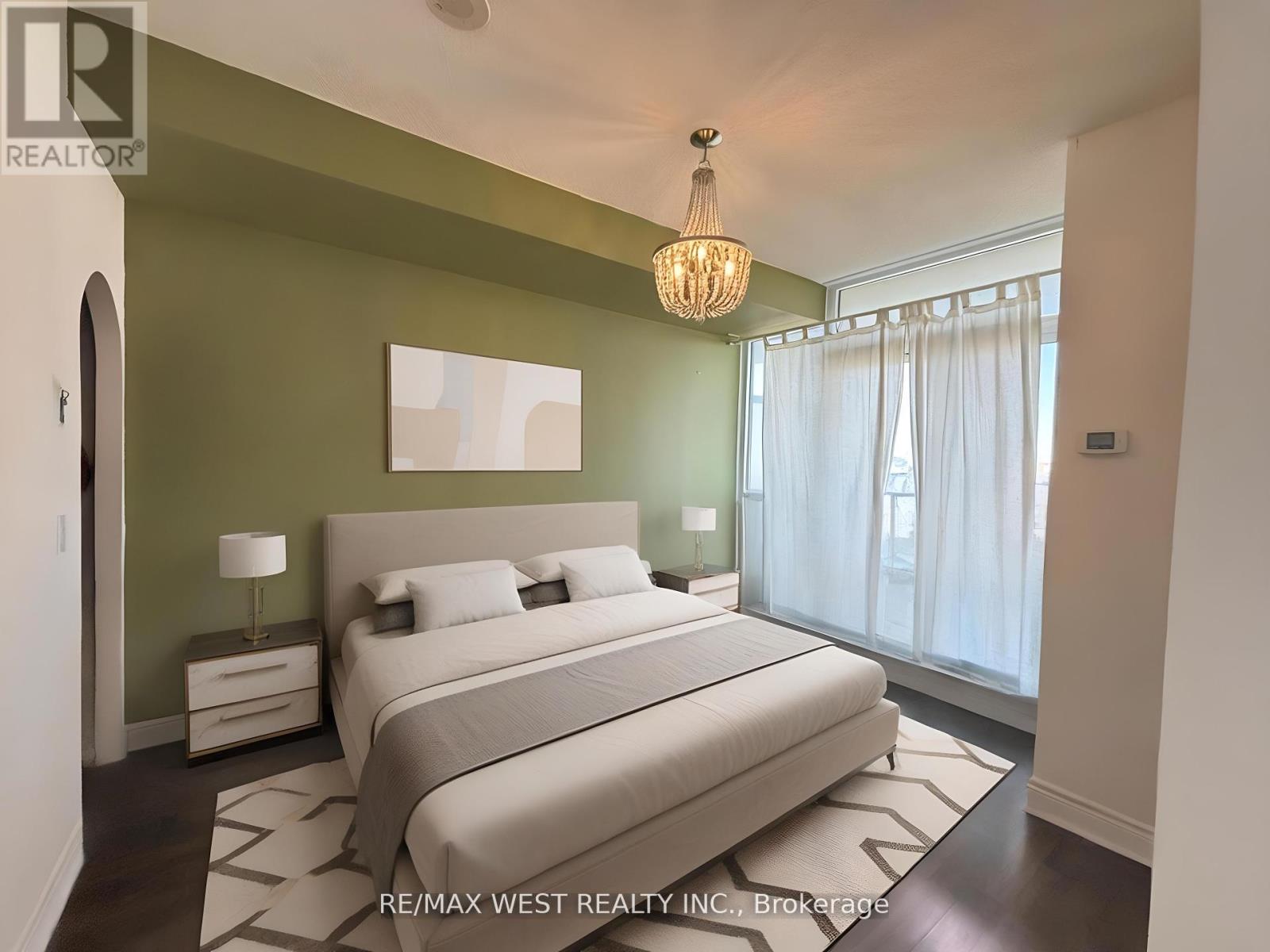 701 - 339 Rathburn Road W, Mississauga, Ontario  L5B 0K6 - Photo 4 - W12472781