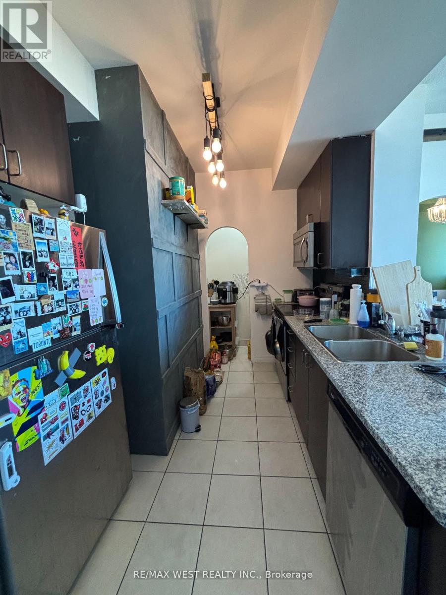 701 - 339 Rathburn Road W, Mississauga, Ontario  L5B 0K6 - Photo 5 - W12472781