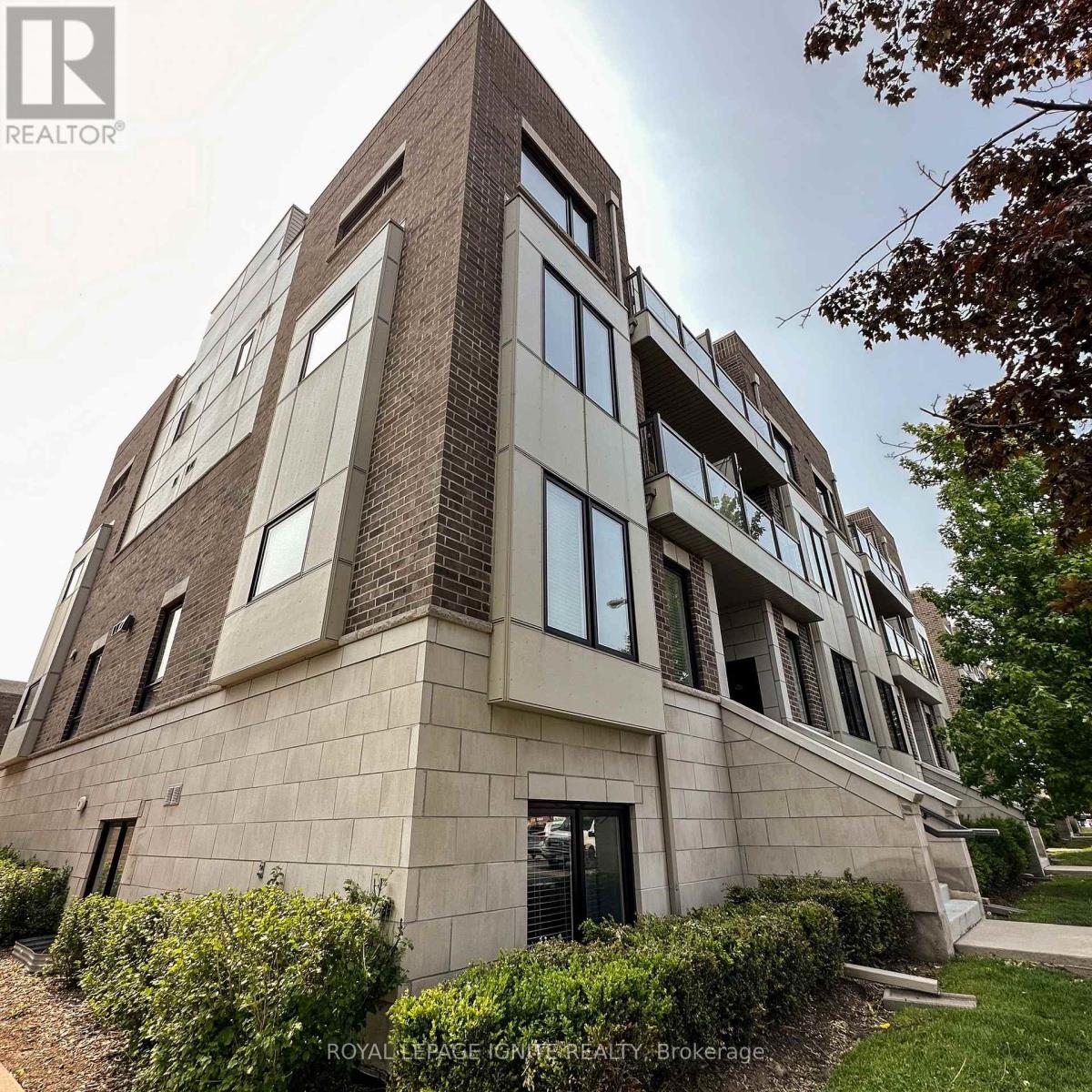 202 - 250 ROYAL YORK ROAD, Toronto, Ontario