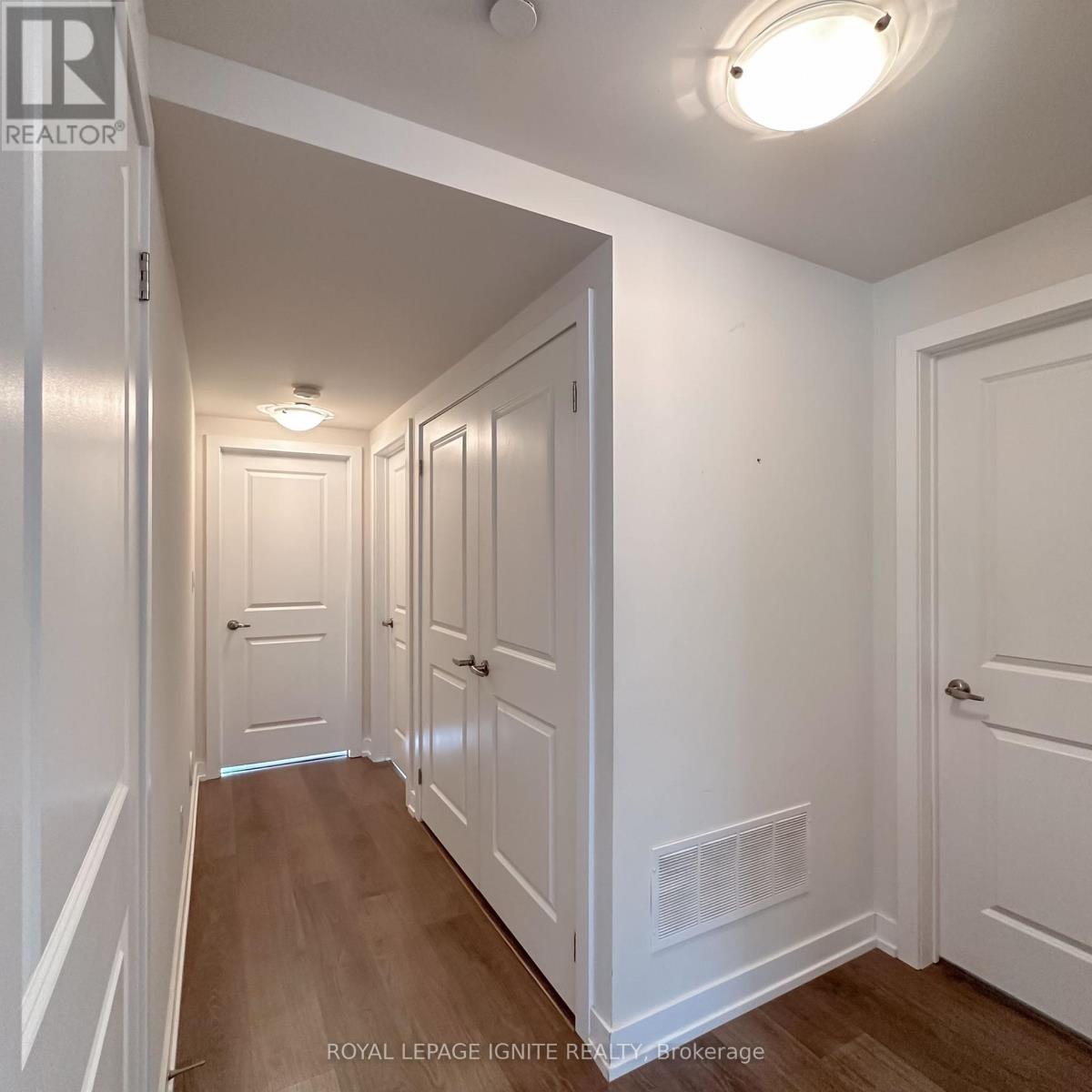 202 - 250 Royal York Road, Toronto, Ontario  M8V 2V9 - Photo 12 - W12472796