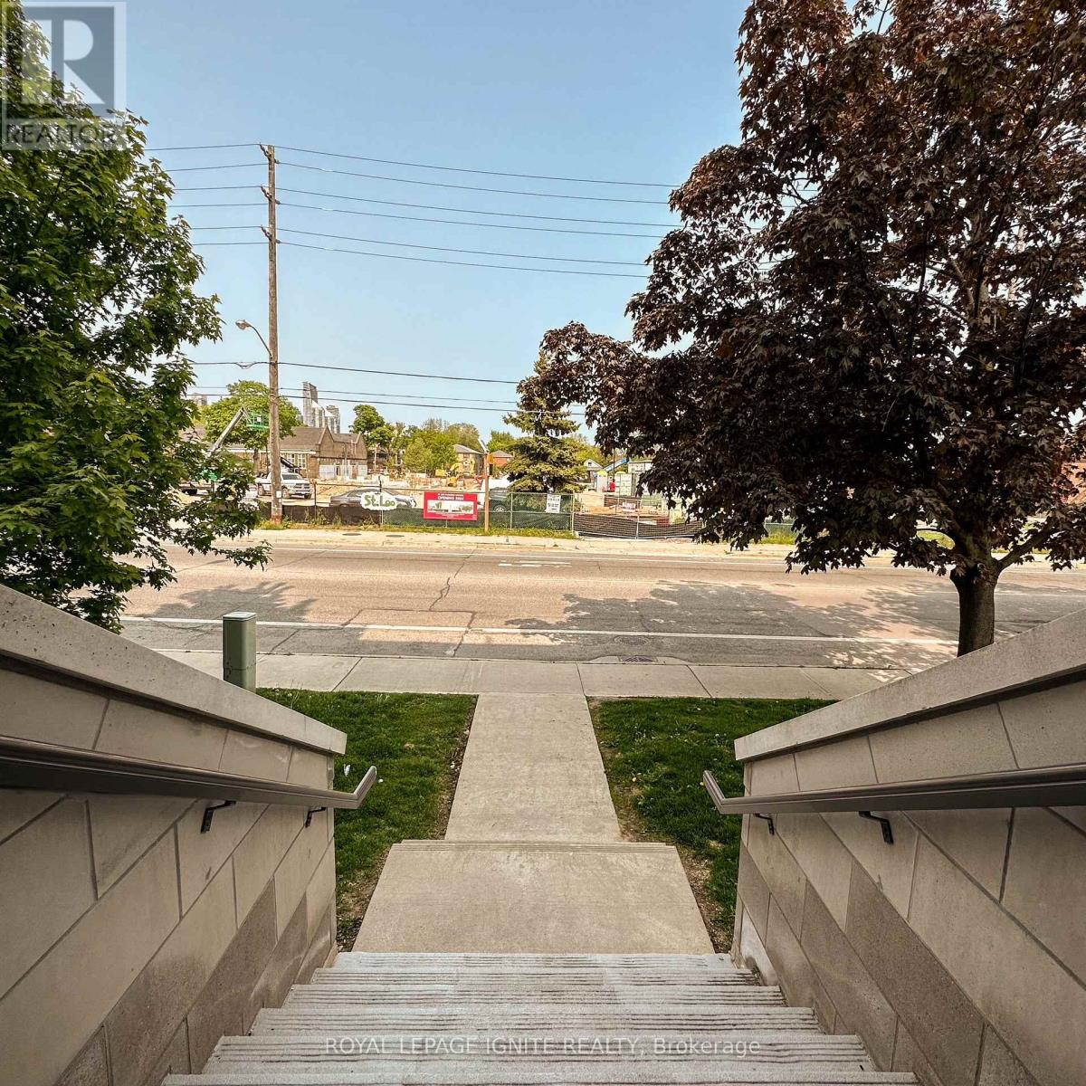 202 - 250 Royal York Road, Toronto, Ontario  M8V 2V9 - Photo 4 - W12472796