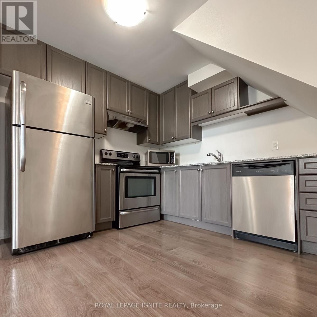 202 - 250 Royal York Road, Toronto, Ontario  M8V 2V9 - Photo 9 - W12472796