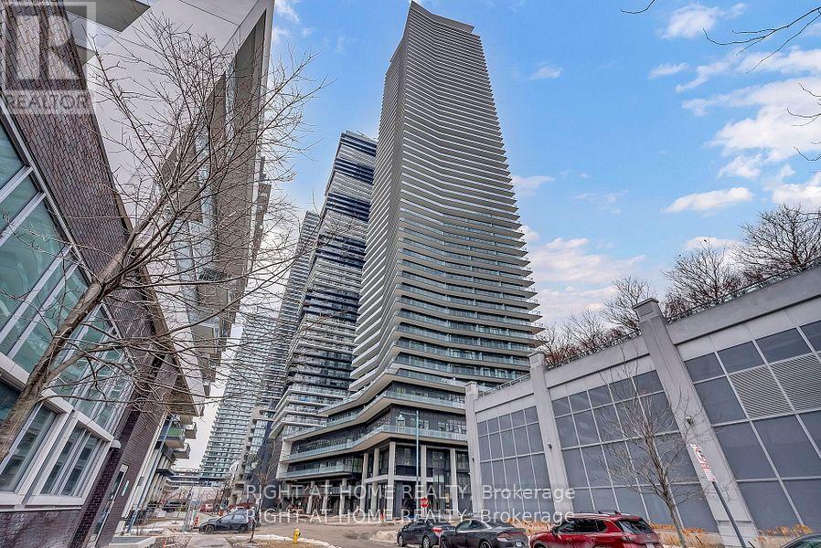 404 - 38 ANNIE CRAIG DRIVE, Toronto, Ontario