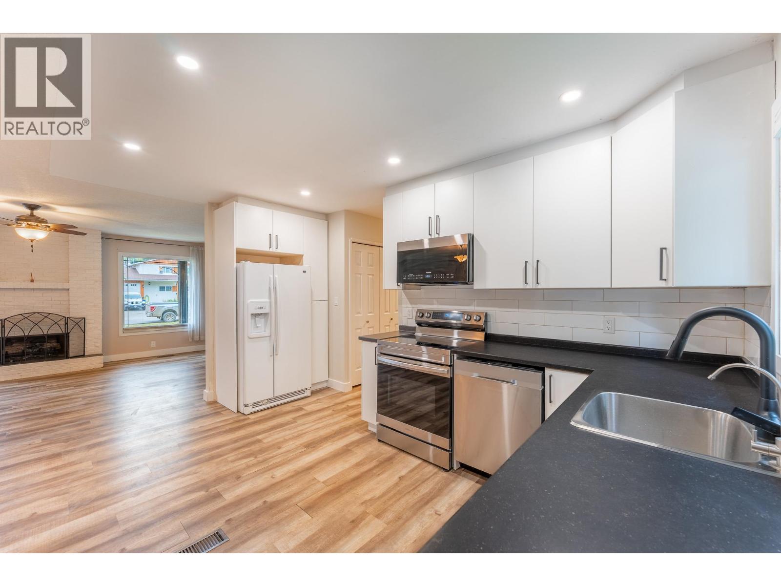 2886 Langley Crescent, Prince George, British Columbia  V2K 3J8 - Photo 8 - R3041605