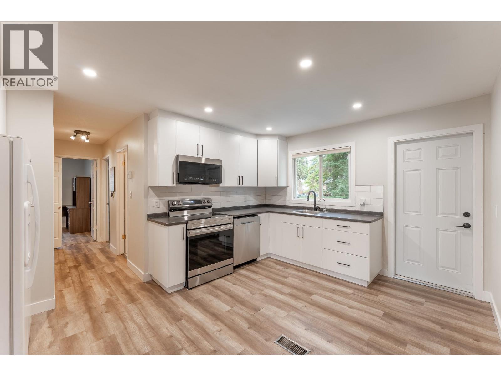 2886 Langley Crescent, Prince George, British Columbia  V2K 3J8 - Photo 6 - R3041605