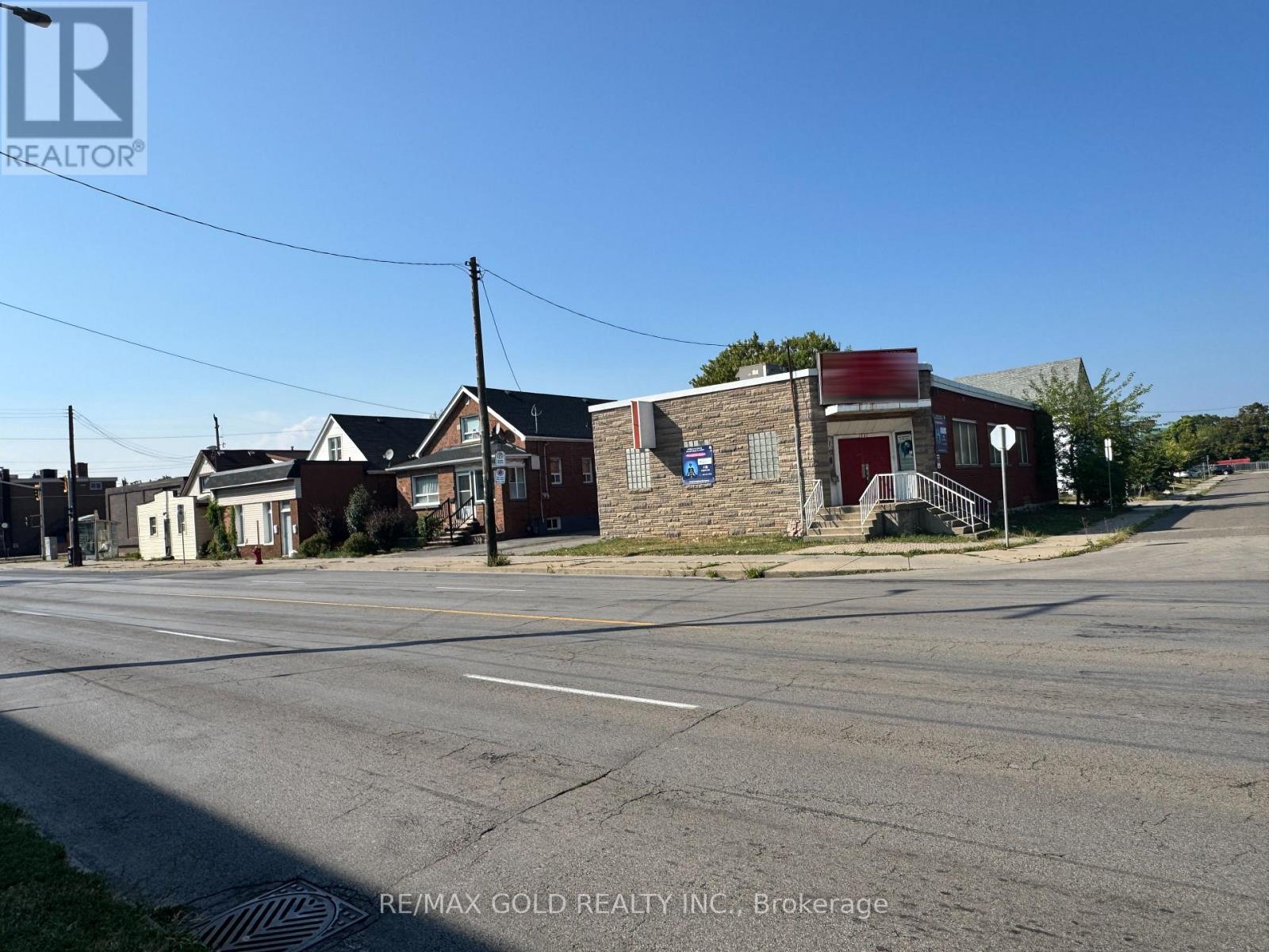 1441 Barton Street E, Hamilton, Ontario  L8H 2W7 - Photo 3 - X12449303