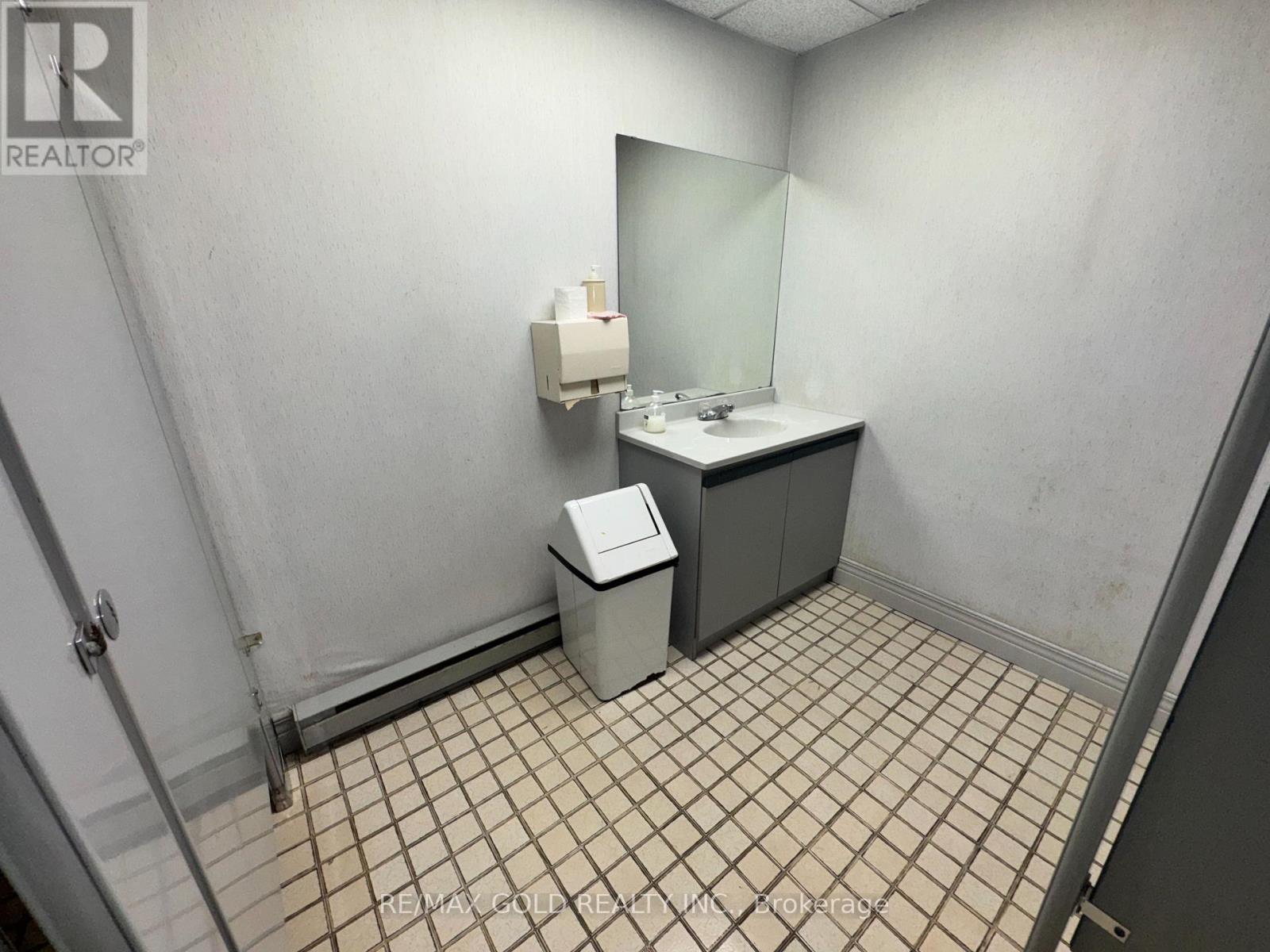 1441 Barton Street E, Hamilton, Ontario  L8H 2W7 - Photo 25 - X12449303