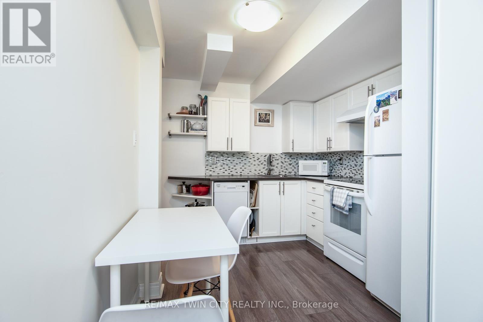 8d - 139 Brighton Street, Waterloo, Ontario  N2J 4Z5 - Photo 12 - X12472756