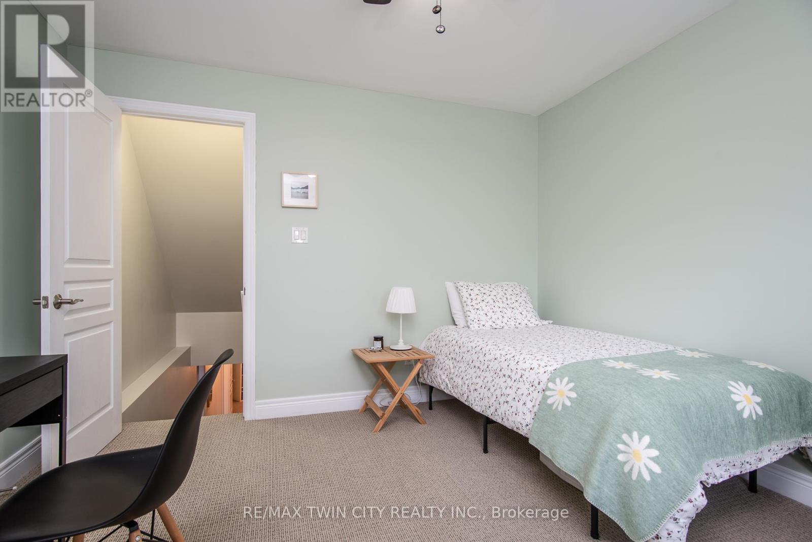 8d - 139 Brighton Street, Waterloo, Ontario  N2J 4Z5 - Photo 23 - X12472756