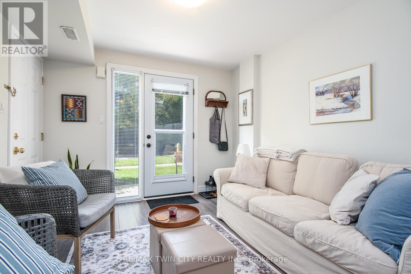 8d - 139 Brighton Street, Waterloo, Ontario  N2J 4Z5 - Photo 5 - X12472756