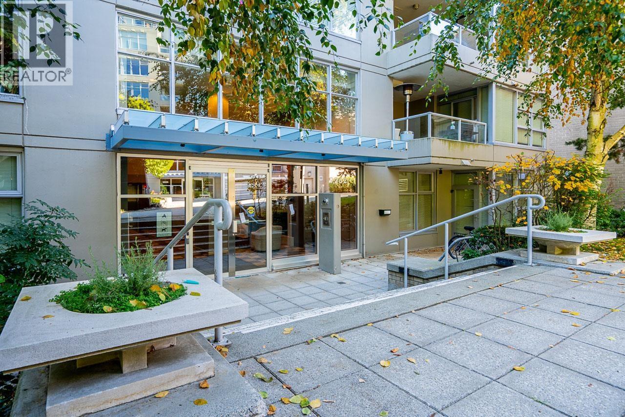 301 9262 University Crescent, Burnaby, British Columbia  V5A 0A4 - Photo 4 - R3060251