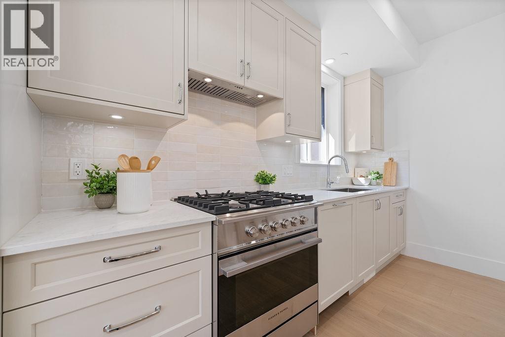 1 2447 E 41st Avenue, Vancouver, British Columbia  V5R 2W2 - Photo 12 - R3060266