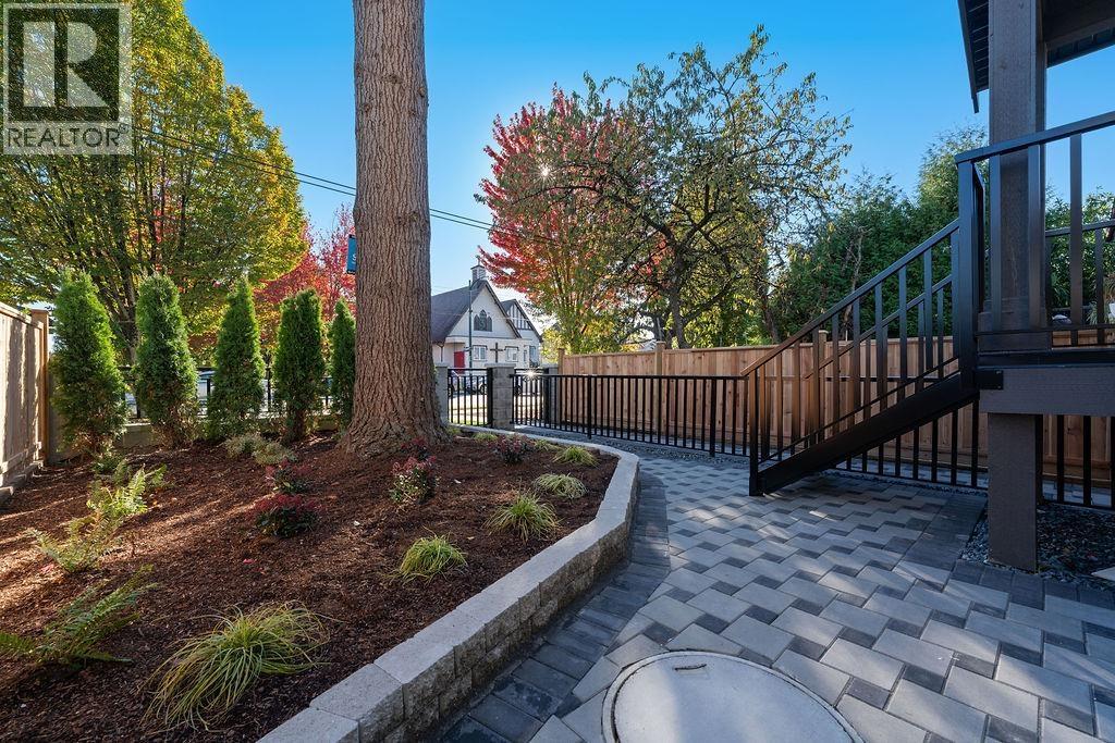 1 2447 E 41st Avenue, Vancouver, British Columbia  V5R 2W2 - Photo 3 - R3060266