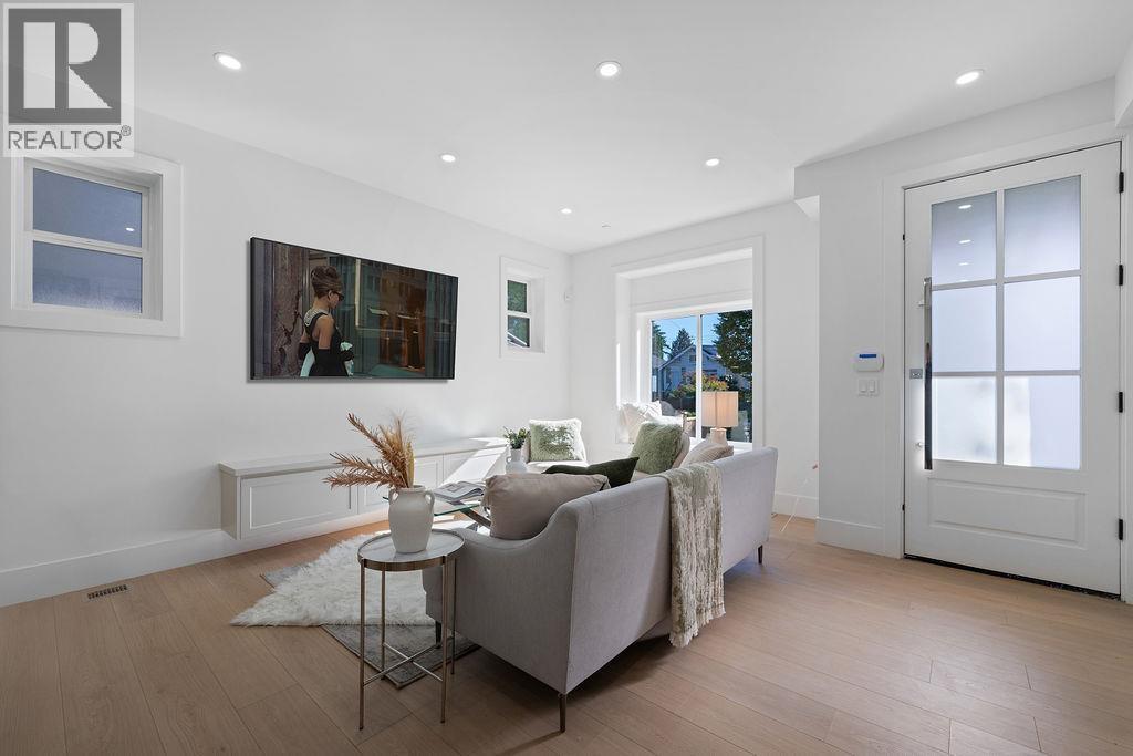 1 2447 E 41st Avenue, Vancouver, British Columbia  V5R 2W2 - Photo 8 - R3060266