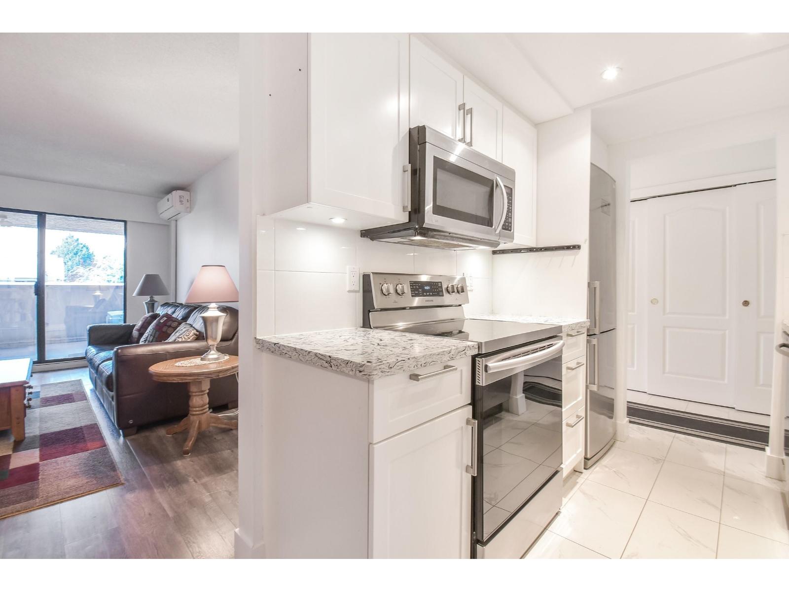 307 1320 Fir Street, White Rock, British Columbia  V4B 4B2 - Photo 8 - R3059175