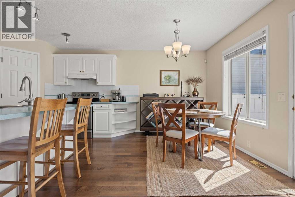 71 Somercrest Close Sw, Calgary, Alberta  T2Y 3H8 - Photo 9 - A2246831