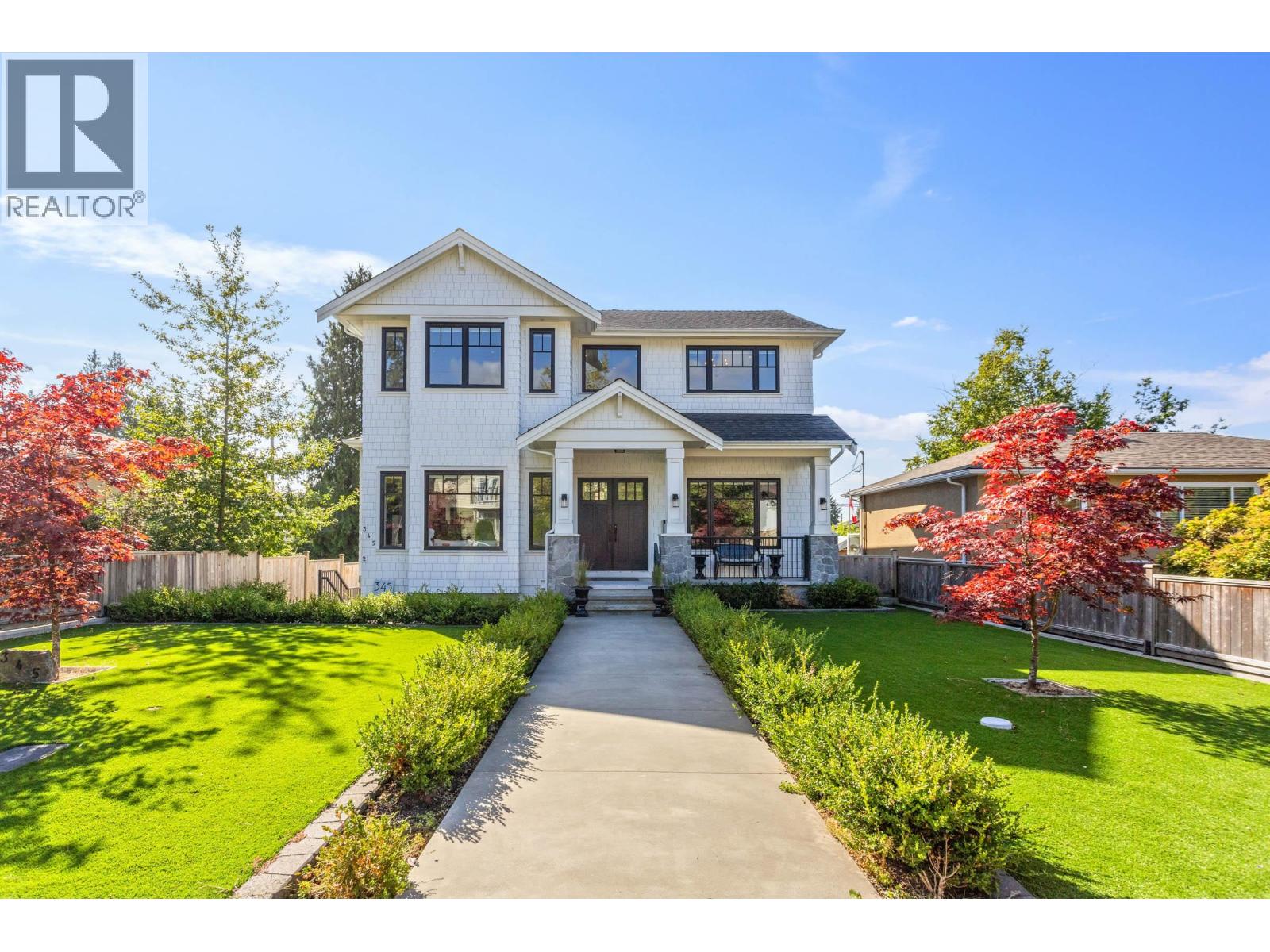 345 E 20th Street, North Vancouver, British Columbia  V7L 3A8 - Photo 2 - R3060226