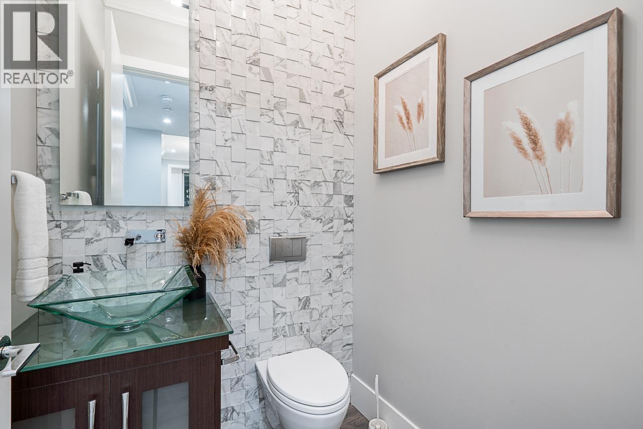 8433 10th Avenue, Burnaby, British Columbia  V3N 2S7 - Photo 22 - R3060229