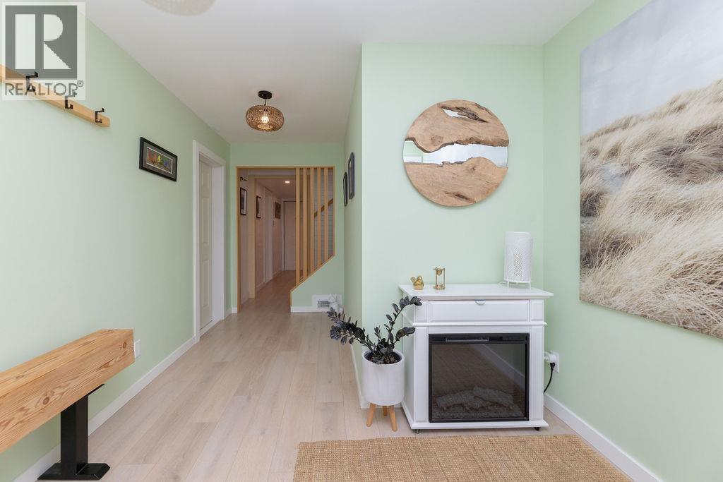 477 S Fletcher Road, Gibsons, British Columbia  V0N 1V3 - Photo 33 - R3060254
