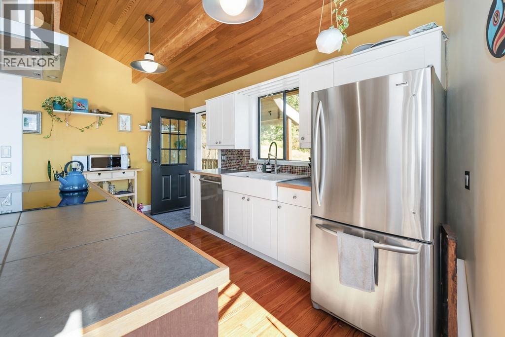 477 S Fletcher Road, Gibsons, British Columbia  V0N 1V3 - Photo 6 - R3060254